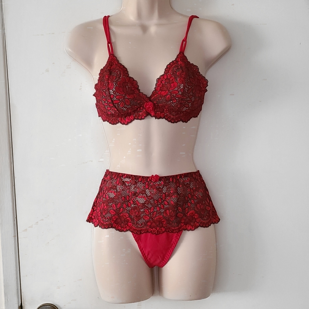 Victoria's Secret Bralette and Thong Set